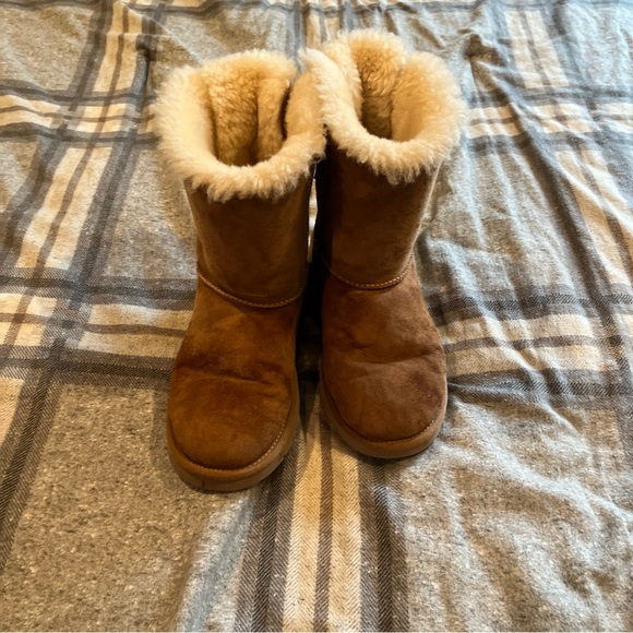 UGG Bailey Bow Tall Winter Boots Womens Size 4 Chestnut Leather Sheepskin - Picture 9 of 9